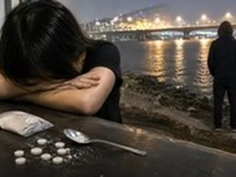 Cô gái 20 tuổi dùng ma túy bị ném xuống sông Hồng: Có những lần buông mình không còn đường về