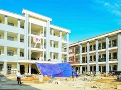 Thanh Hóa lần đầu tiên cấp đồ dùng học tập, tư trang cho học sinh nội trú các xã biên giới