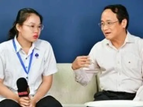 Nữ SV từng bị bỏ rơi trước bệnh viện: 'Tôi im lặng không nói nổi khi nghe tin được Tiếp sức đến trường'