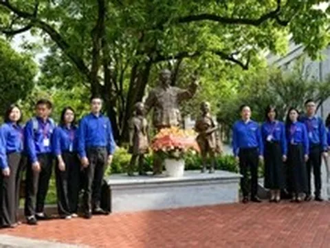 100 giáo viên, sinh viên Việt Nam thăm Khu học xá Trung ương tại Nam Ninh, Trung Quốc