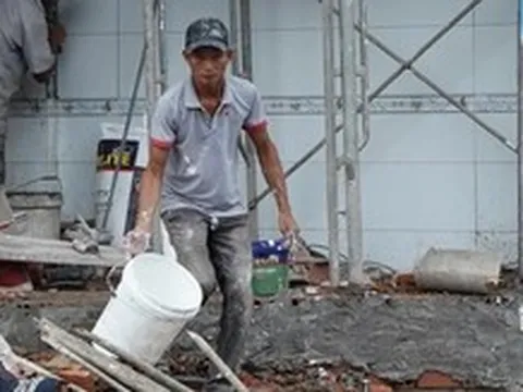Người dân mong đường Lã Xuân Oai sớm mở rộng để đi lại thuận tiện hơn