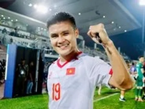 HLV Kim Sang Sik thay gần nửa đội hình xuất phát đấu với Malaysia