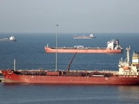 Iran dần mất thế kiểm soát tại eo biển Hormuz trước Mỹ?
