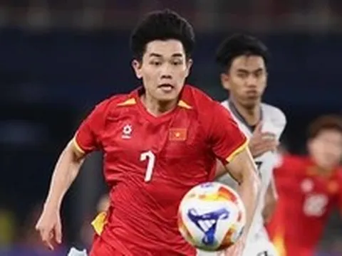 Video HLV Kim Sang Sik: Đình Bắc đủ khả năng thi đấu ở châu Âu