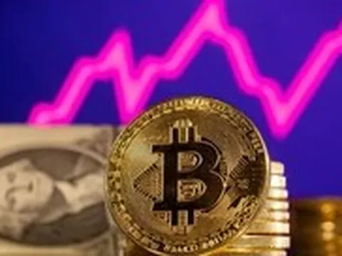 Đọc nhanh 21-8: Giá dầu vẫn tăng nóng, vàng vượt 4.500 USD; Bitcoin lập đỉnh 2 tháng