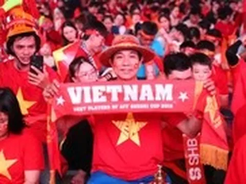 CĐV TP.HCM và Cần Thơ tưng bừng chờ tuyển Việt Nam chiến thắng Thái Lan