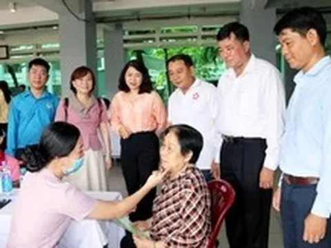 Phường Phú Định tăng tốc 20 ngày đêm, đưa điểm khám sức khỏe đến tận khu dân cư, nhà trọ
