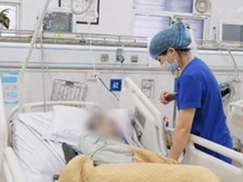 Người cao tuổi có bệnh mạn tính: Đừng xem nhẹ những cơn chóng mặt, yếu tay chân