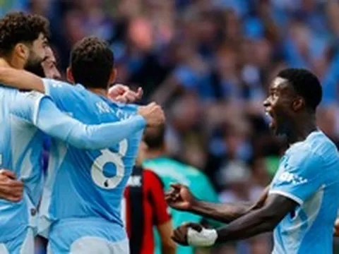 Hậu vệ 'làm thay' công việc của Haaland, Man City thắng ngược Bournemouth
