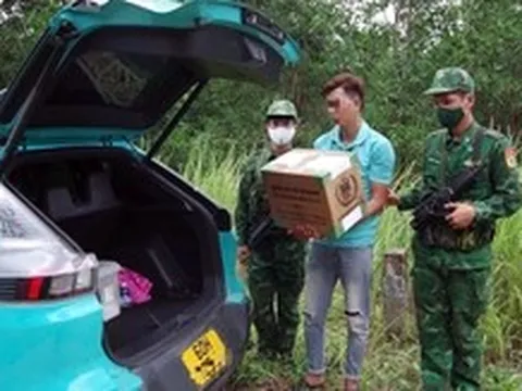 Truy đuổi, bắt ô tô công nghệ chở gần 20kg ma túy ở khu vực biên giới