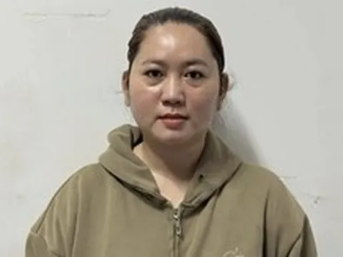 Dựng chuyện đi chuyên cơ chở 90 tỉ ra Côn Đảo nhưng bị tạm giữ để lừa tiền của nhiều người