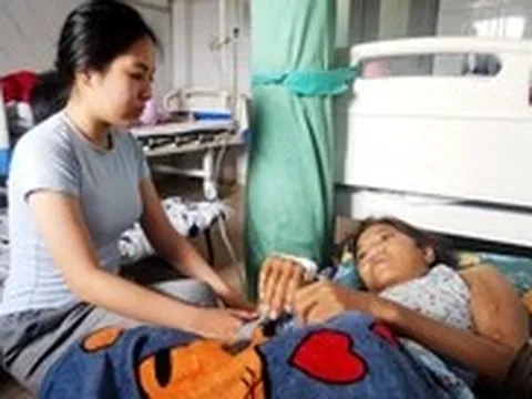 Nữ tân sinh viên Bảo Châu: 'Mẹ ơi, học đại học vì con muốn tự cứu được mẹ'