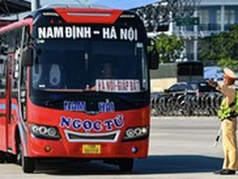 Cảnh sát giao thông toàn quốc tổng kiểm soát xe kinh doanh vận tải trong 1 tháng