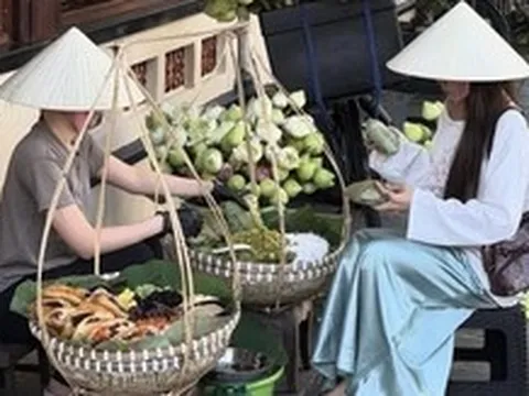 Quán cafe trang trí ‘mùa thu Hà Nội’ giữa Sài Gòn thu hút bạn trẻ đến check-in