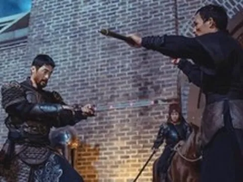 Johnny Trí Nguyễn: Người làm phim phải biết tìm tự do sáng tạo trong không gian lịch sử