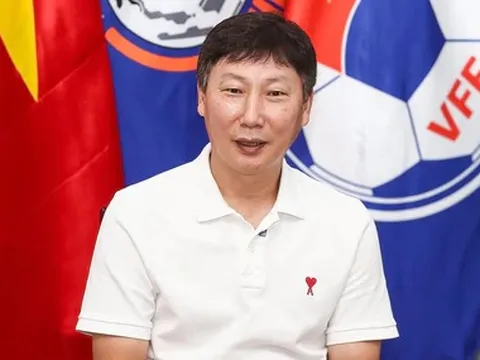 HLV Kim Sang Sik: 'Cho Đình Bắc rời sân là quyết định khó khăn nhất, tôi luôn yêu thương Bắc'