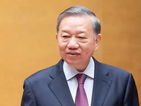 Bộ Chính trị: Ưu tiên áp dụng nguyên tắc có lợi bảo vệ cán bộ có động cơ trong sáng, vì lợi ích chung