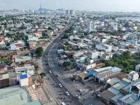 Người dân tất bật dọn nhà, nhường mặt bằng mở rộng quốc lộ 13