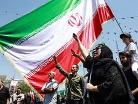 Iran nhắn nhủ các nước không thực thi lệnh trừng phạt của Mỹ