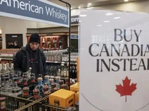 Bất mãn với chính sách của ông Trump, người Canada đồng loạt tẩy chay hàng Mỹ