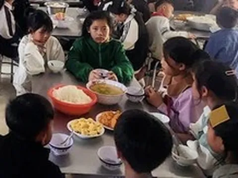 Điện Biên rà soát chính sách với học sinh có hoàn cảnh khó khăn sau vụ trường kêu gọi hỗ trợ gạo