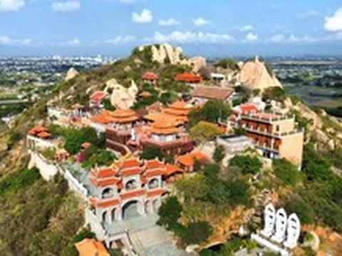 Nghỉ lễ 2-9: Rời xa phố thị, tìm về bình yên, thanh tịnh ở núi Đá Chồng