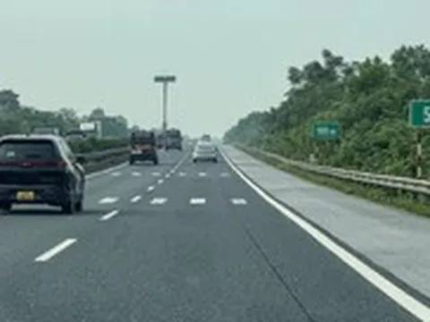 Phó thủ tướng: Đánh giá kỹ quy định khoảng cách an toàn, điều kiện thực tiễn và mức phạt
