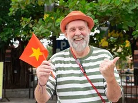 Du lịch Ninh Bình bùng nổ, mỗi ngày nghỉ lễ thu 200 tỉ đồng