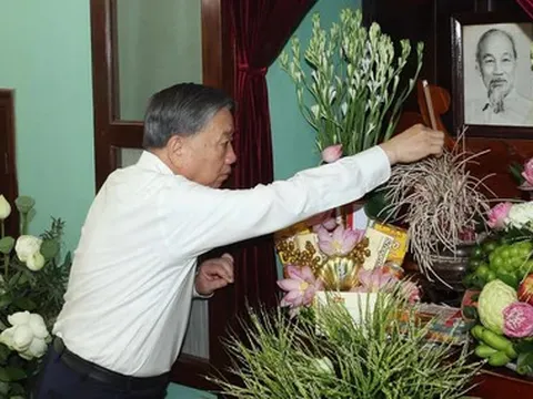 Tổng Bí thư, Chủ tịch nước Tô Lâm dâng hương tưởng nhớ Chủ tịch Hồ Chí Minh ngày 2-9
