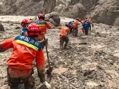 Lũ quét Nepal - Trung Quốc: Cứu hộ bước vào tìm kiếm chuyên sâu dưới lớp bùn đá dày 16m