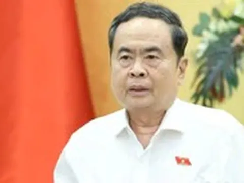 Chủ tịch Quốc hội: Không đẩy khó khăn về phía người dân, doanh nghiệp