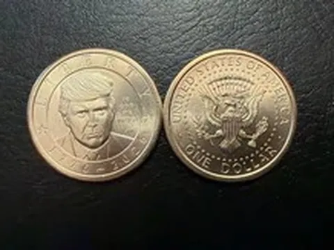 Đồng xu có hình ông Trump lưu hành tại Mỹ, mua cuộn 25 đồng giá đến 61 USD