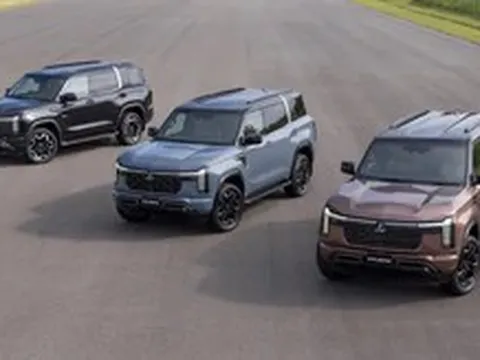 Mitsubishi Pajero 2026 chốt giá cao hơn Ford Everest