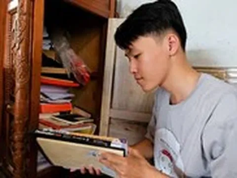 Bước chân đi khuyết tật, không cha và vắng mẹ, 3 lần HS giỏi tỉnh Quảng Trị, đậu ĐH Ngoại thương
