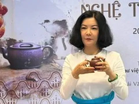 Nhà thơ Dương Thanh Từ giao lưu thơ ca và nghệ thuật tử sa tại TP.HCM