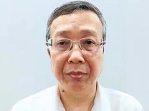 Thủ tướng kỷ luật buộc thôi việc Thứ trưởng Bộ Nông nghiệp và Môi trường Hoàng Trung