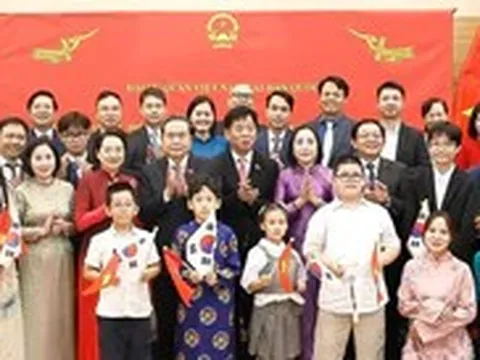Kiều bào tại Hàn kiến nghị với Chủ tịch Quốc hội Trần Thanh Mẫn về chính sách hút chuyên gia công nghệ cao