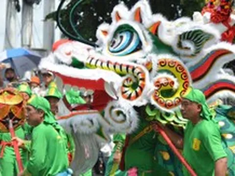 1.500 người mang nhiều sắc màu đến lễ hội Nghinh Ông ở Phan Thiết