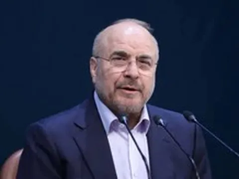Iran tuyên bố đáp trả Mỹ sẽ 'nhanh, mạnh và đau đớn hơn'
