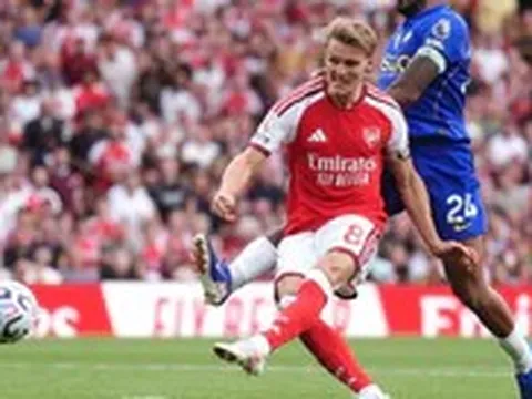 Arsenal đánh bại Chelsea, giữ mạch toàn thắng ở Premier League