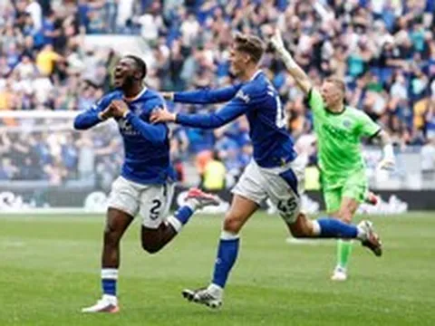 Man United đánh rơi chiến thắng trước Everton ở phút 90+6