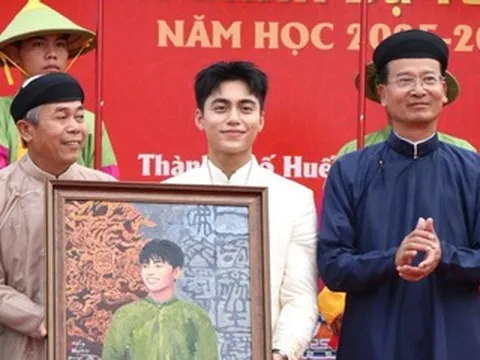 Ca sĩ MONO làm Sứ giả quảng bá di sản văn hóa Huế