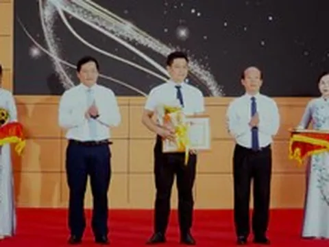 Loạt bài 'Gần 40 học sinh bị ngộ độc, nữ hiệu phó ngăn không cho đi cấp cứu' được trao giải