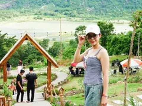 Cận cảnh tiệm cà phê Lưng Chừng xâm phạm rừng phòng hộ ở Tri Tôn