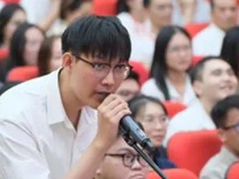 Thủ khoa bác sĩ nội trú y Hà Nội chọn sản phụ khoa khiến cả hội trường vỗ tay