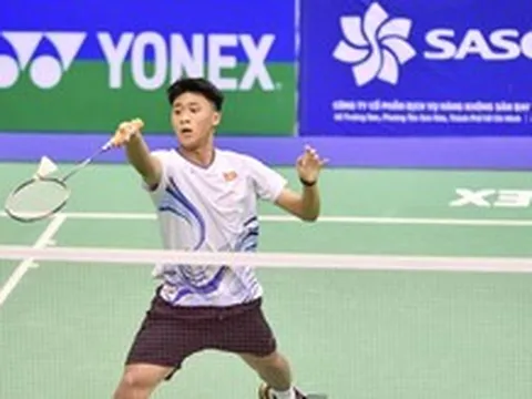 Gác công việc, cha con VĐV cầu lông vào Nam đánh một trận Vietnam Open rồi về