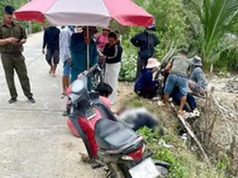 2 nữ sinh chưa đủ tuổi đi xe máy tự gây tai nạn, một em chết