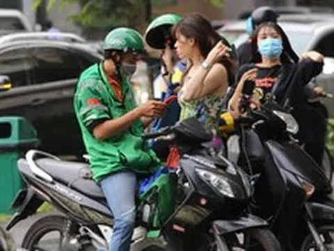 Vụ kêu gọi tắt app Grab: Tài xế chạy một cuốc xe được hưởng bao nhiêu trên doanh thu?