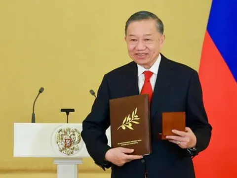'Từ trải nghiệm lịch sử của mình, Việt Nam kiên trì chính sách đối ngoại độc lập, tự chủ, tự cường, hòa bình, hữu nghị và hợp tác'