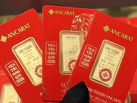 Tối nay, giá vàng thế giới bất ngờ giảm sâu, về gần 4.300 USD/ounce